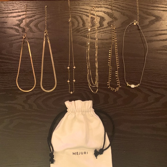 Mejuri Jewelry - Gold Necklace Set of 6 + Mejuri pouch